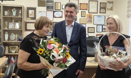 📚 Po 47 latach pracy czas na zasłużoną emeryturę! 🌷