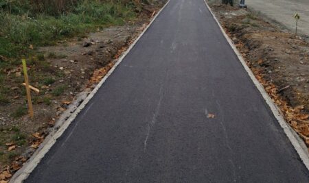 🚧 Przebudowa drogi Bardo Fabryczna – Przyłęk na finiszu! 🚧